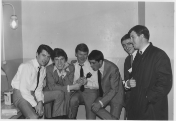 11 The Searchers